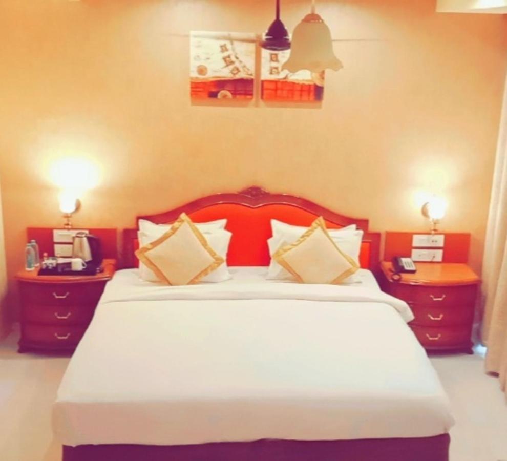 ดิ เอมเมอรัลด์ คลับ Hotel ราชโกฎิ ภายนอก รูปภาพ