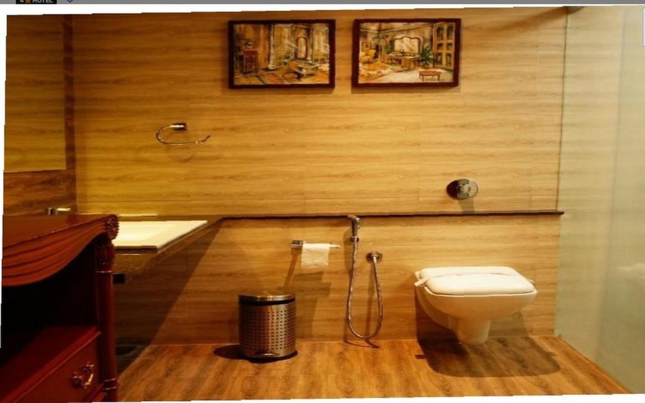 ดิ เอมเมอรัลด์ คลับ Hotel ราชโกฎิ ภายนอก รูปภาพ