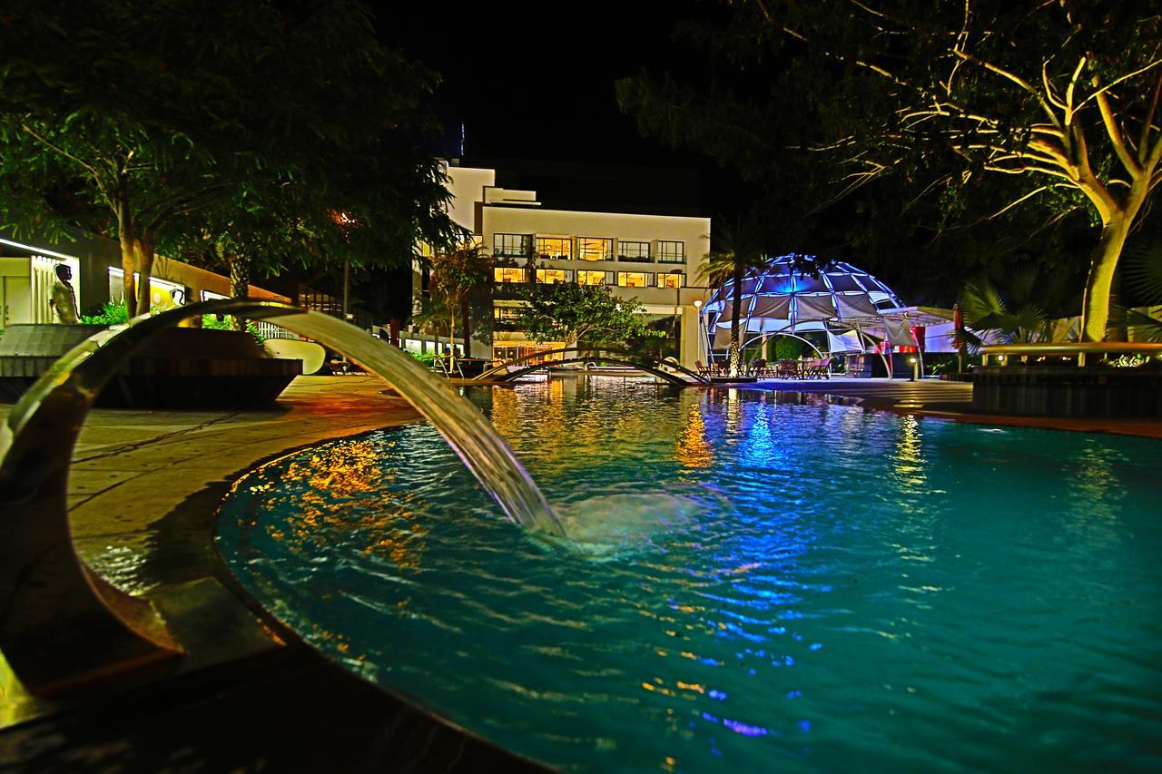 ดิ เอมเมอรัลด์ คลับ Hotel ราชโกฎิ ภายนอก รูปภาพ